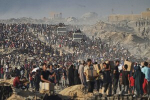 gaza medias 24 morts dans des raids israeliens dont dix faisaient la queue pour de la nourriture
