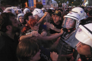 turquie trois maires arretes dans le cadre de la repression de lopposition
