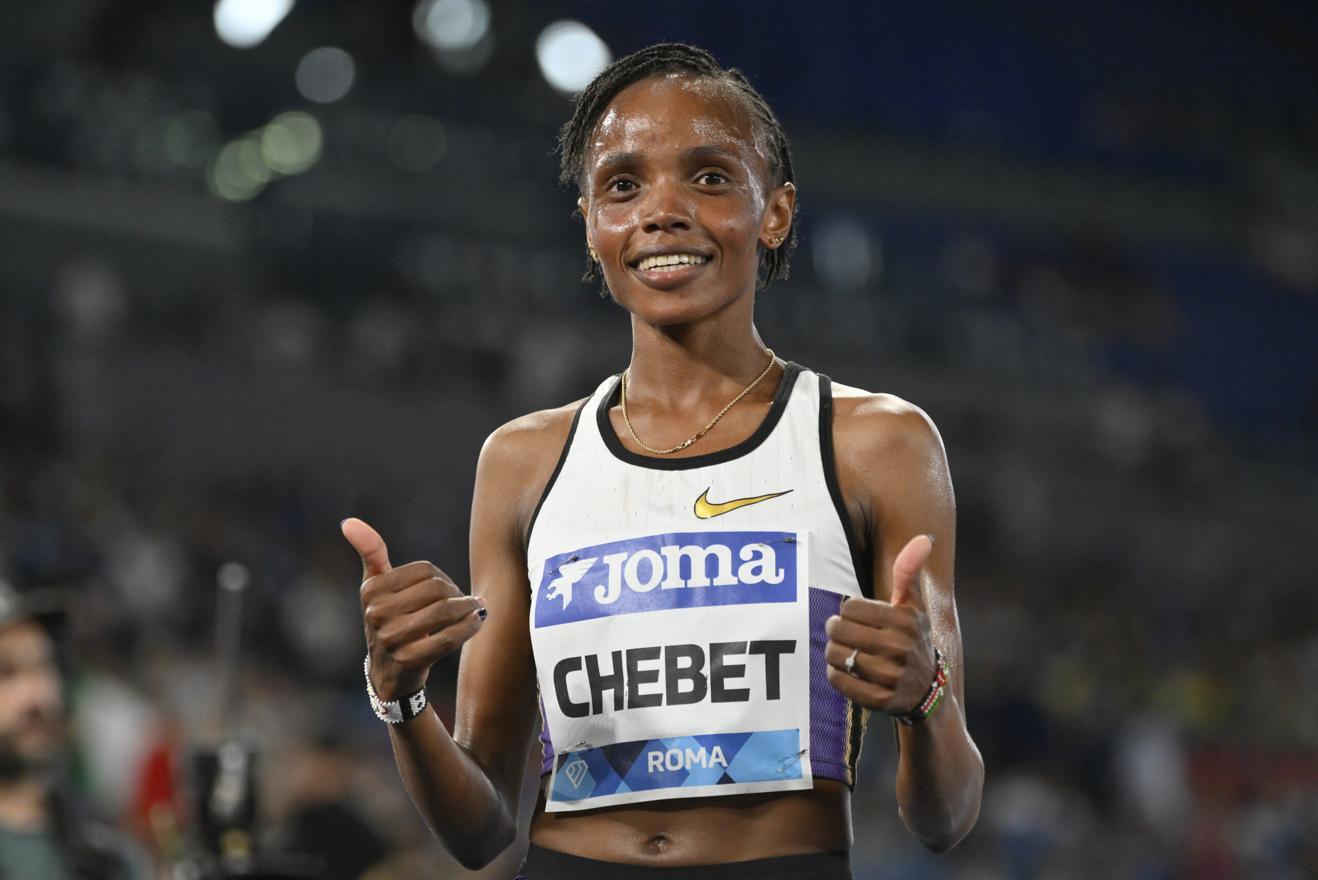 athletisme record du monde pour chebet sur 5 000 metres scaled