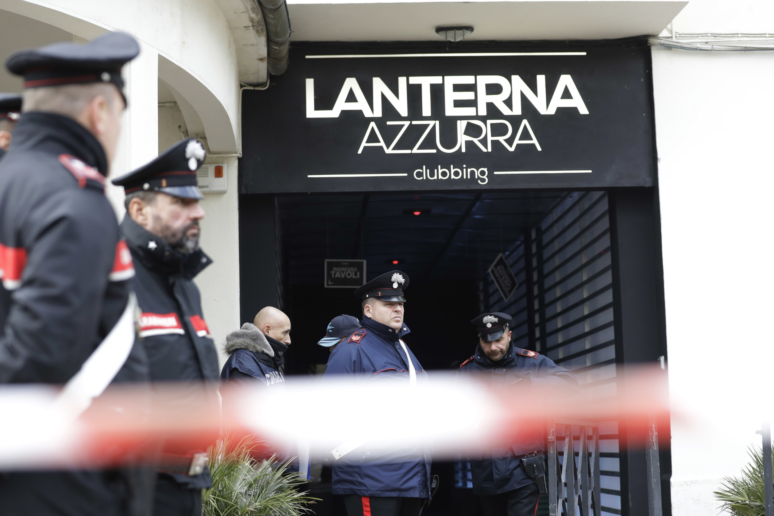 massacre de corinaldo un condamne sort de prison pour obtenir son diplome et disparait scaled