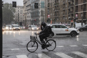 violent orage sur milan