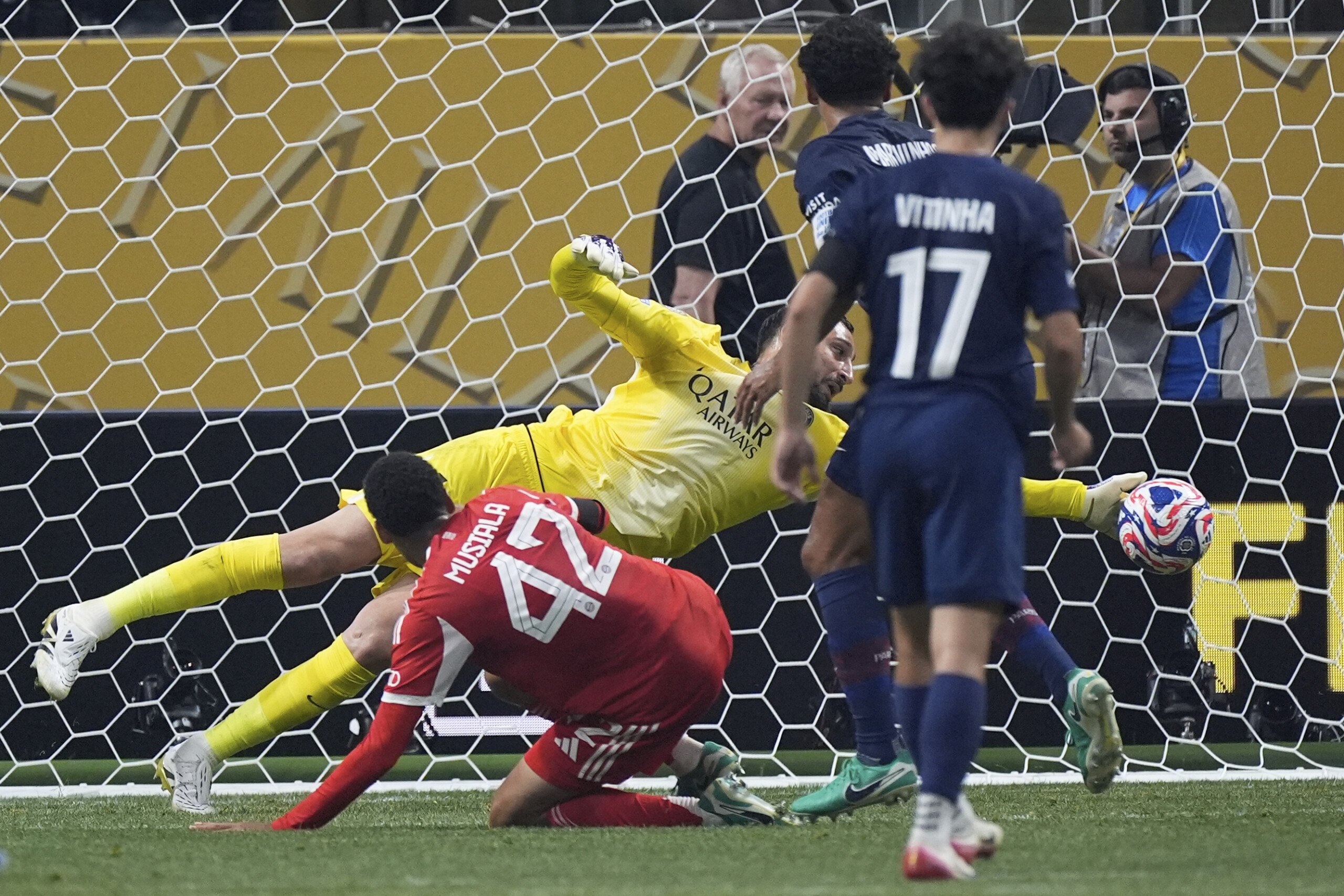football donnarumma je ne voulais pas blesser musiala je suis tres bouleverse scaled
