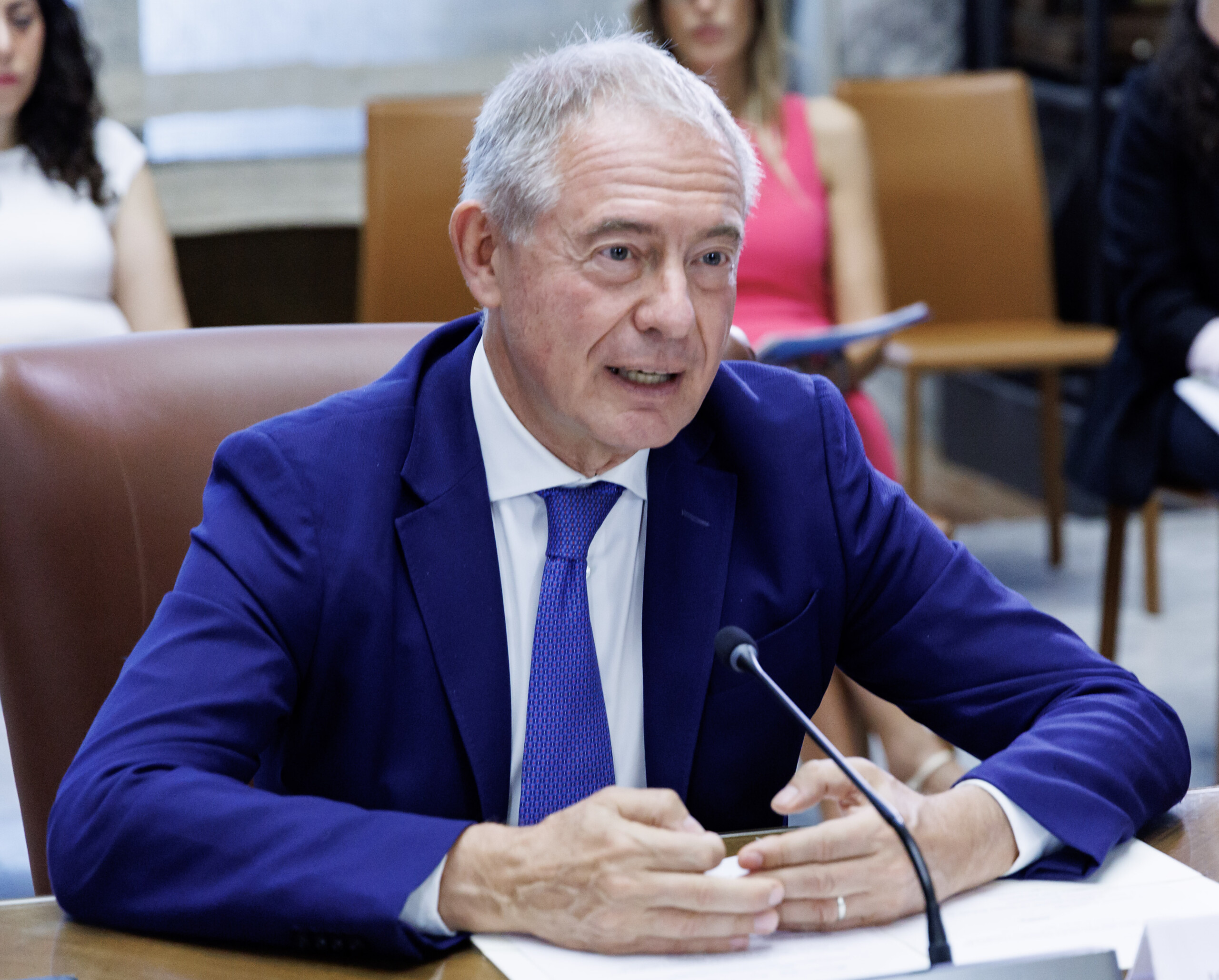 ex ilva urso nationalisation cela ne releve pas des cas prevus par la constitution scaled