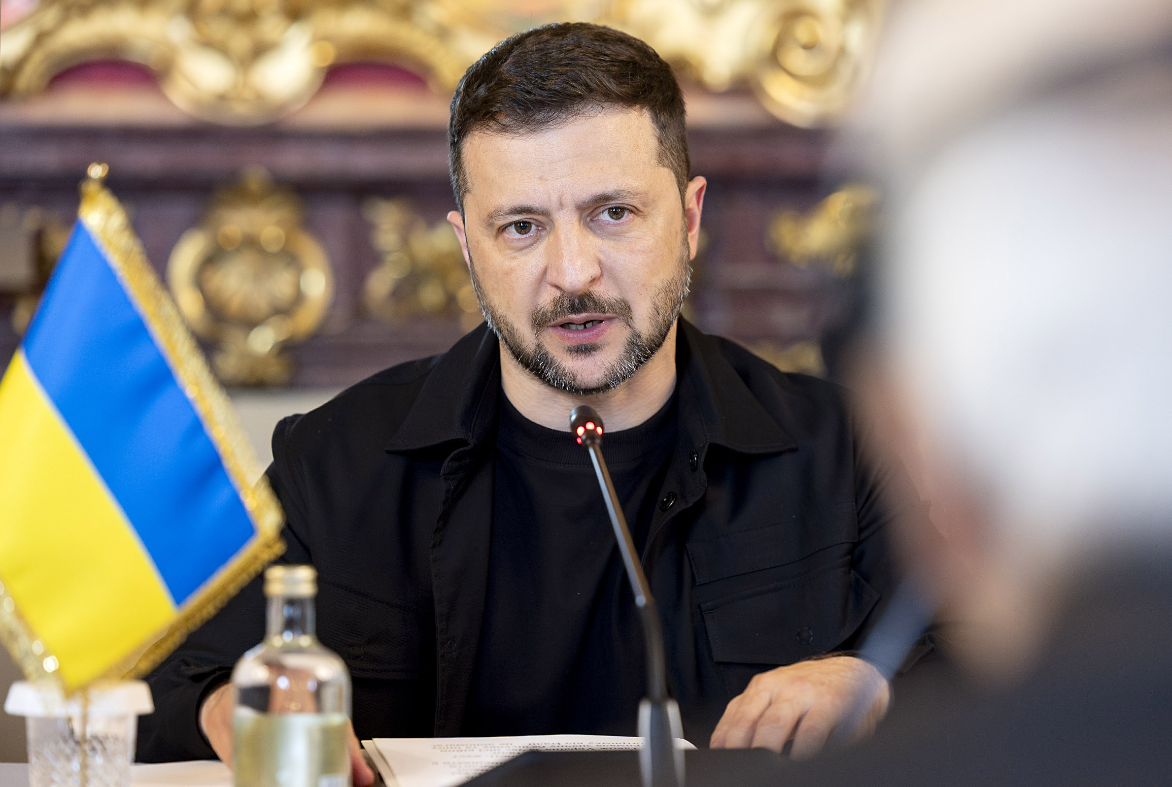 ukraine zelensky litalie ratifie un tribunal special pour les crimes dagression