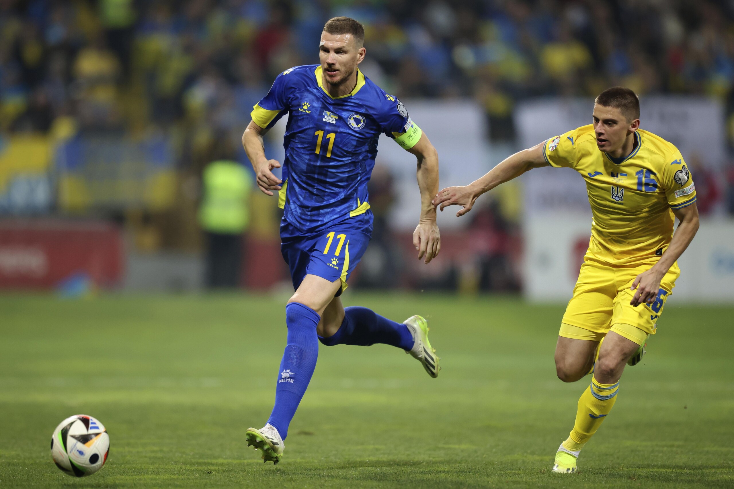 football fiorentina larrivee dedin dzeko est officielle scaled