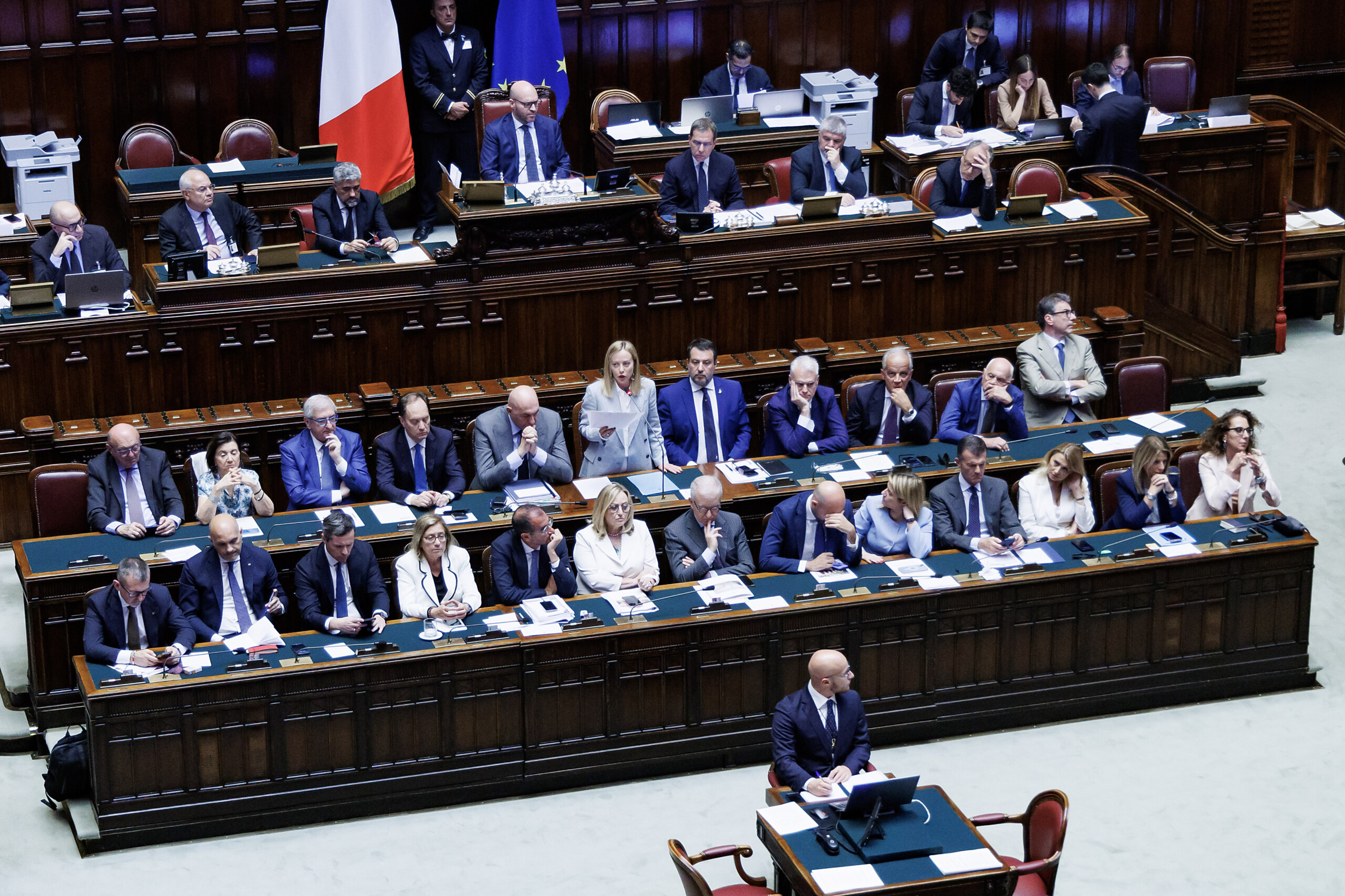 infrastructures la chambre approuve la confiance avec 191 voix pour scaled