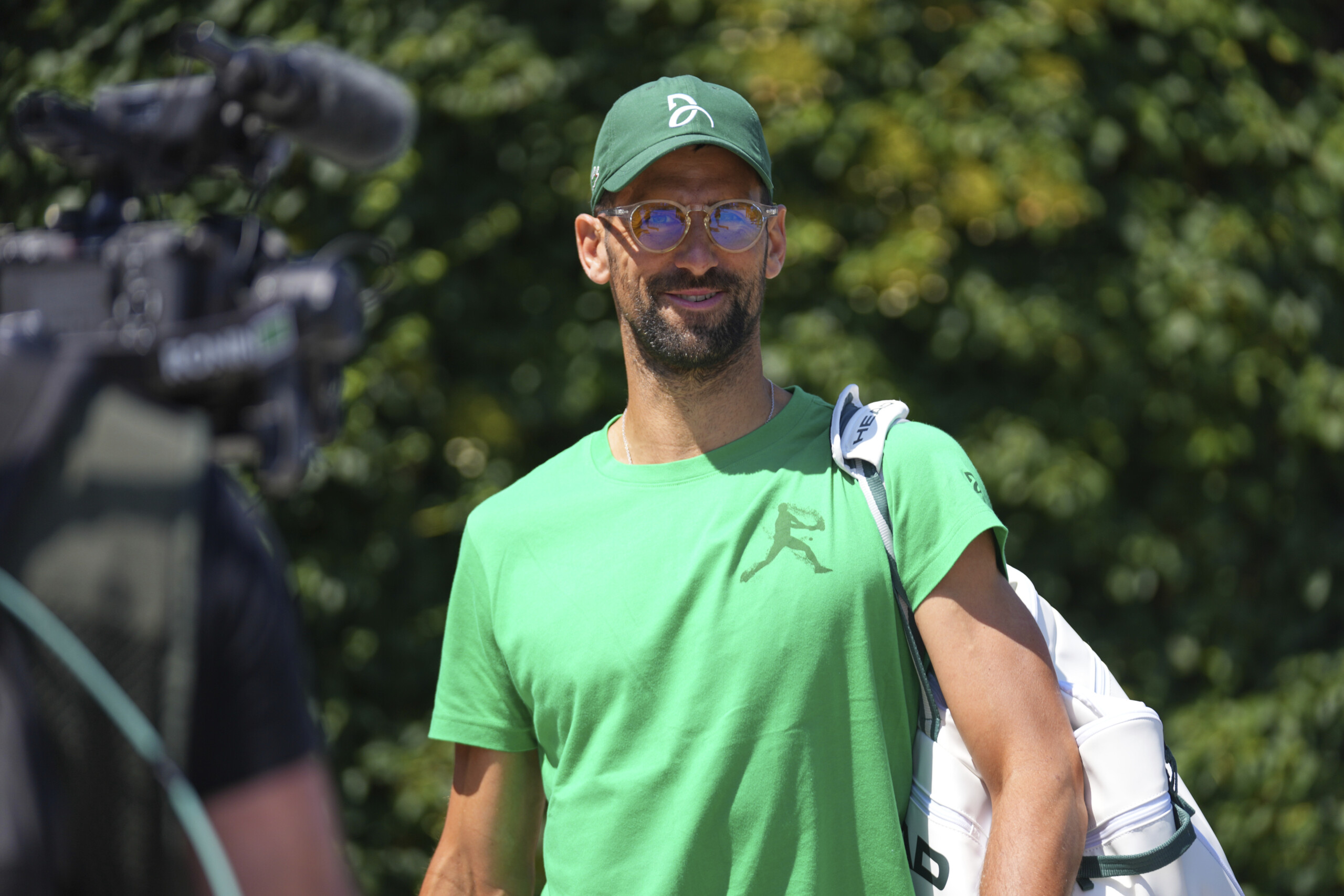 wimbledon djokovic sur le court pour une derniere mise au point pret a affronter sinner scaled
