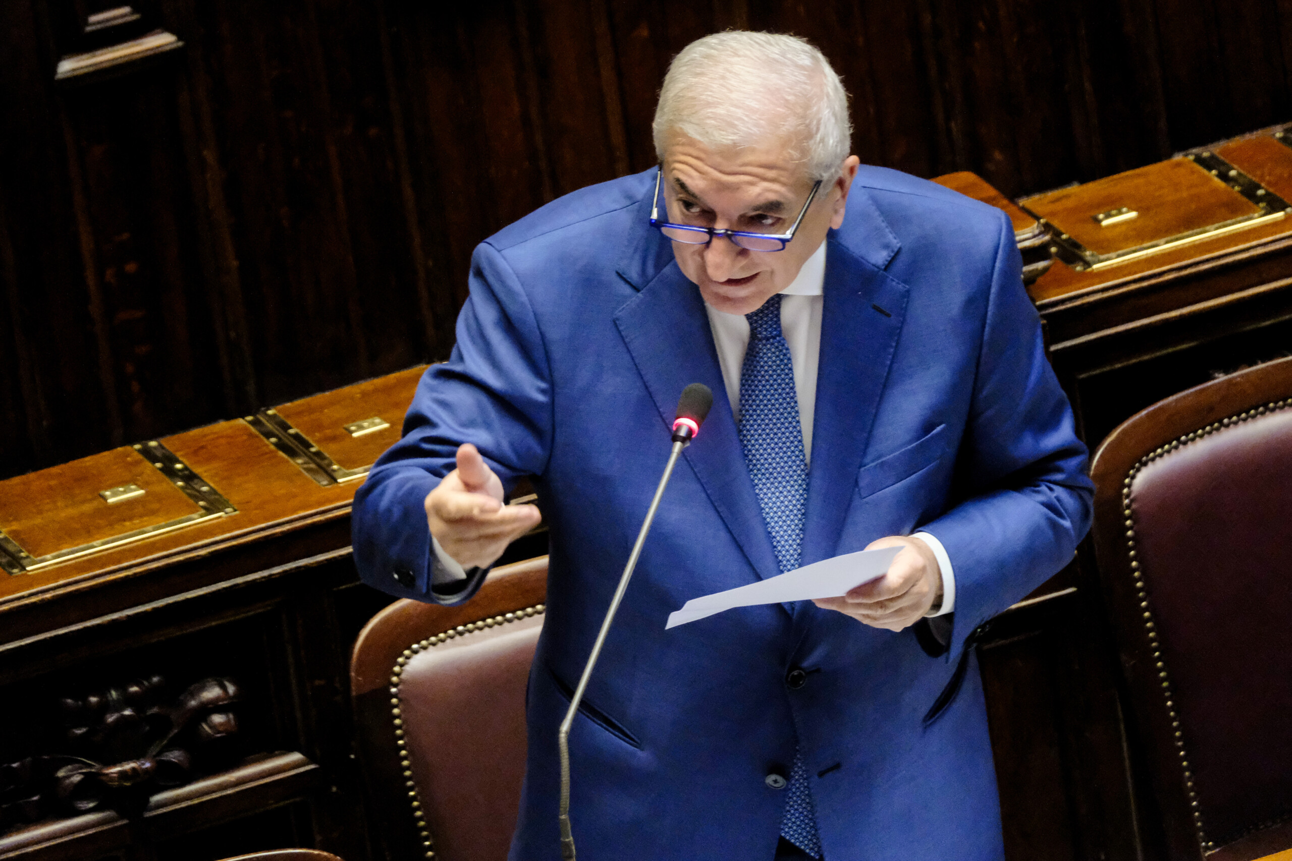 droits de douane foti si ils restent a 30 la table est annulee mais pas de musculation pour linstant scaled