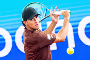 tennis atp bastad darderi se qualifie pour les quarts de finale