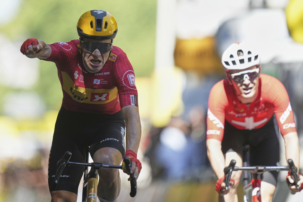 tour de france jonas abrahamsen remporte la 11e etape healy conserve le maillot jaune