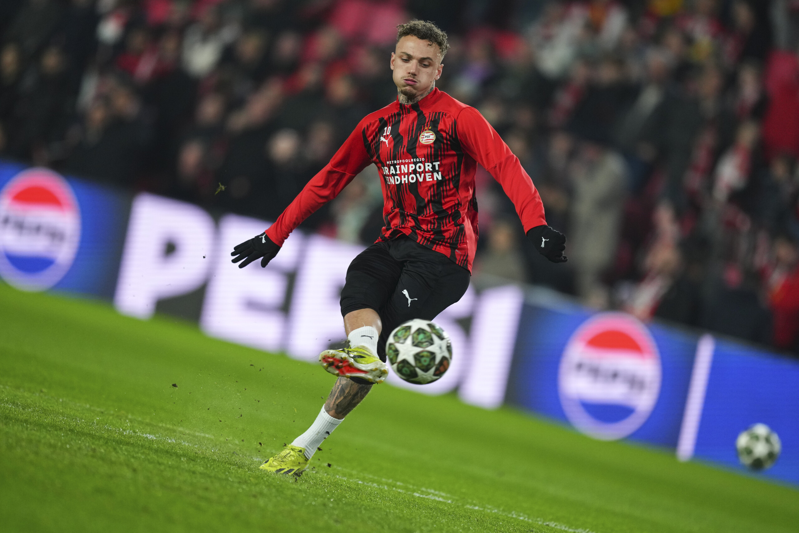 football naples arrivee officielle de lattaquant noa lang scaled