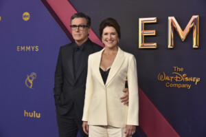 etats unis cbs met fin a lemission late show de stephen colbert qui sarretera en mai 2026