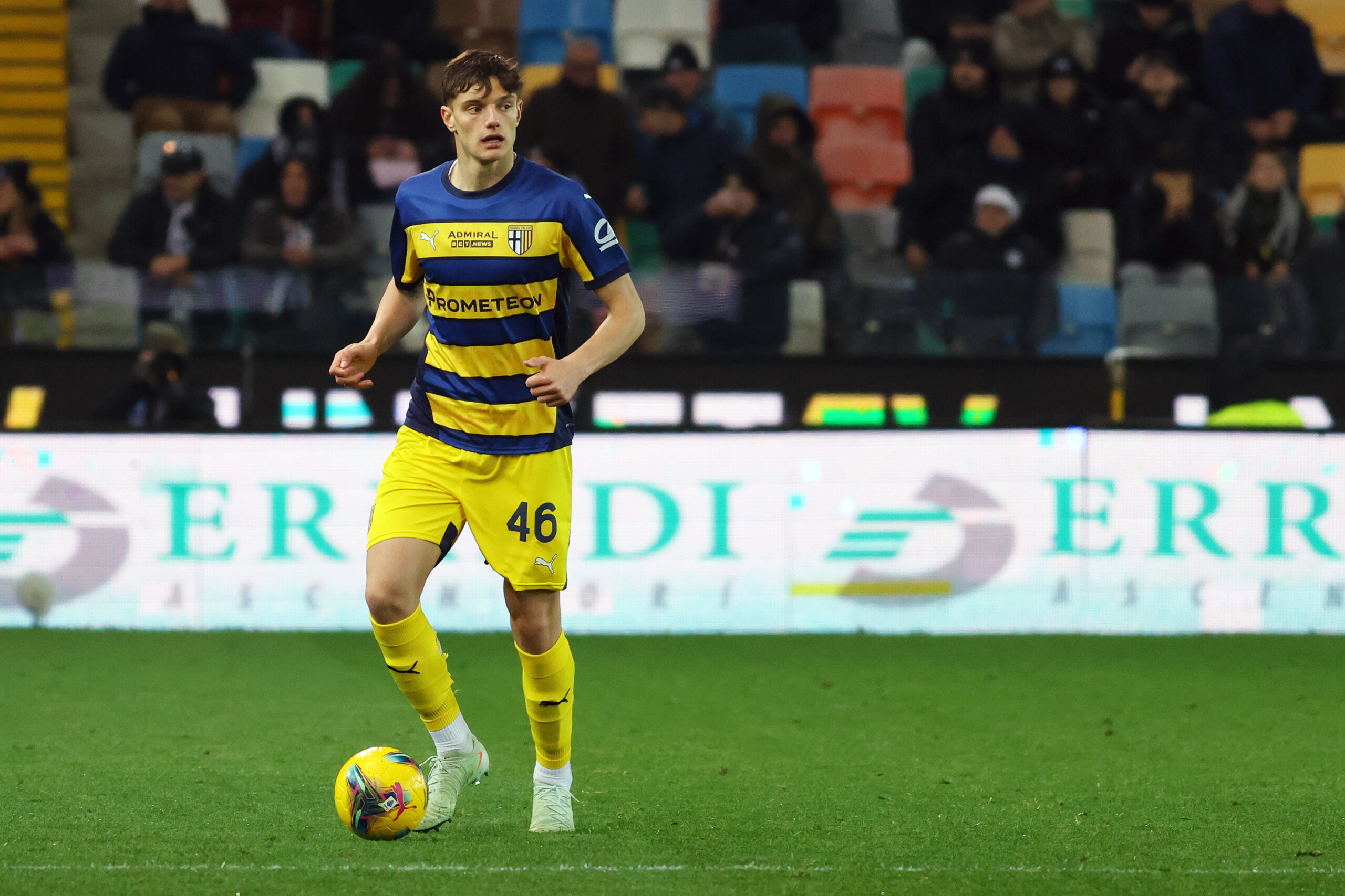football les grands clubs sinteressent a leoni linter en pole position mais le derby milanais reste en tete scaled