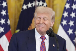 etats unis trump celebre ses six mois au pouvoir aujourdhui nous sommes le pays le plus respecte au monde