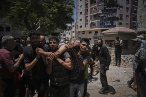 gaza idf des coups de semonce ont ete tires pres des centres daide mais les informations fournies par le hamas sont fausses