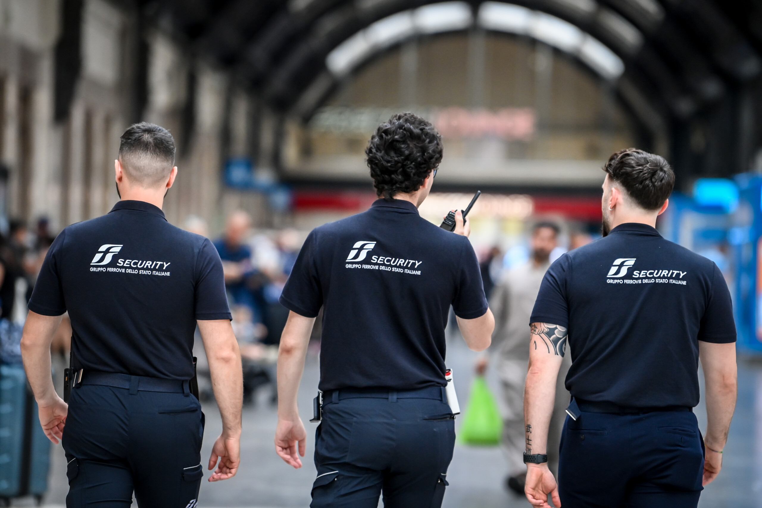 milan vol de portefeuille a la gare centrale deux femmes arretees scaled