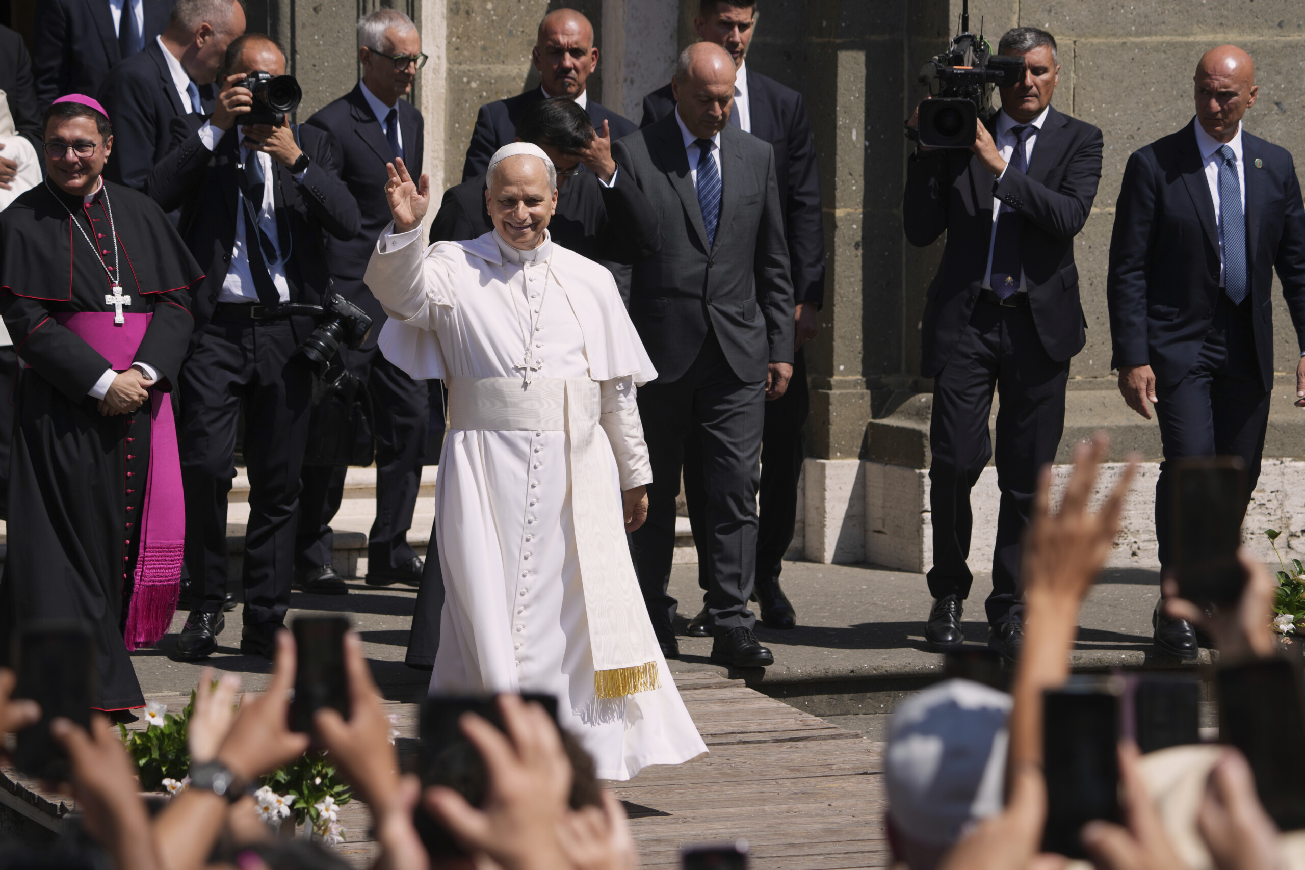 moyen orient le pape que les parties sassoient a la table des negociations le monde ne supporte plus la guerre scaled