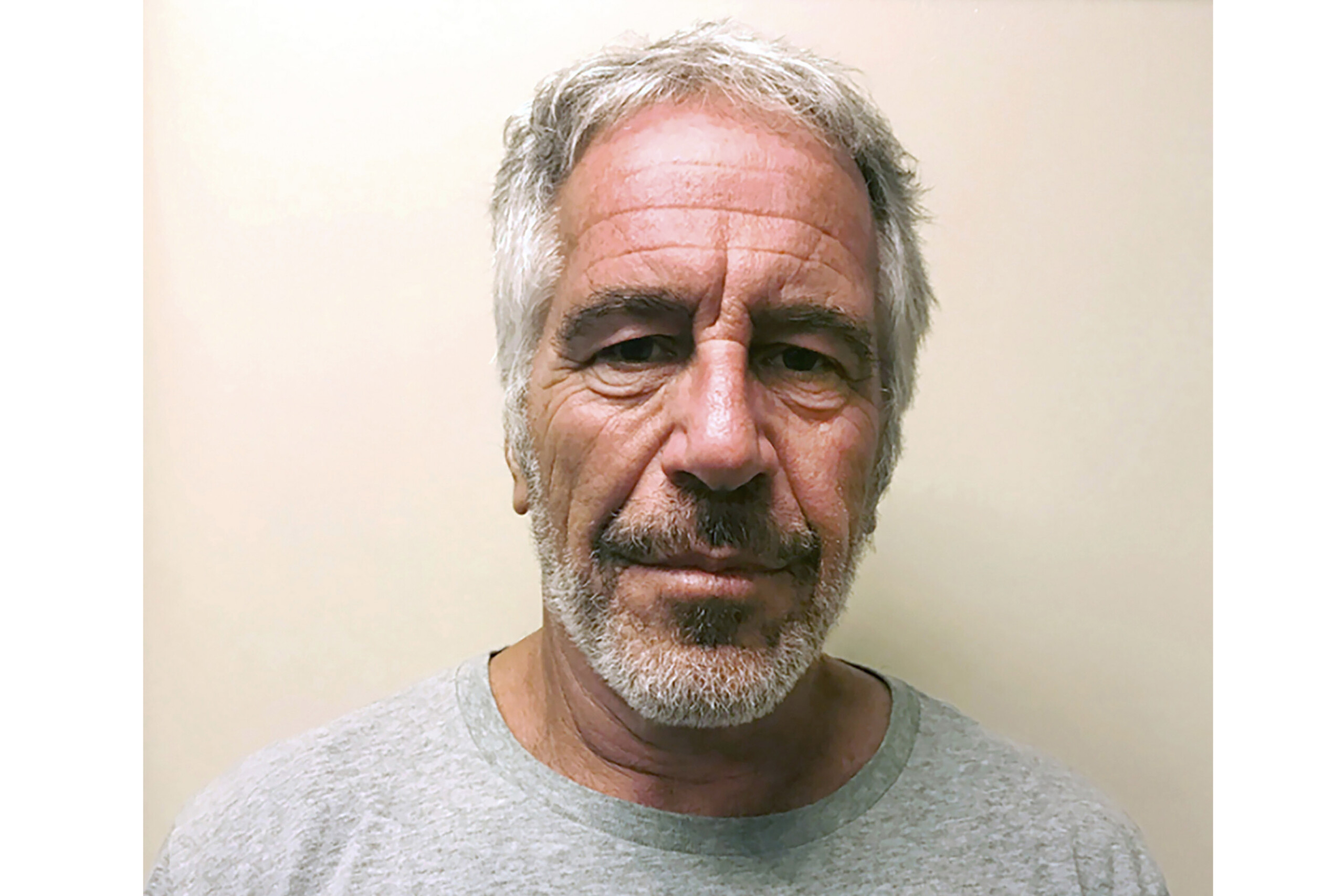 affaire epstein le ministere americain de la justice rencontrera maxwell dans les prochains jours scaled