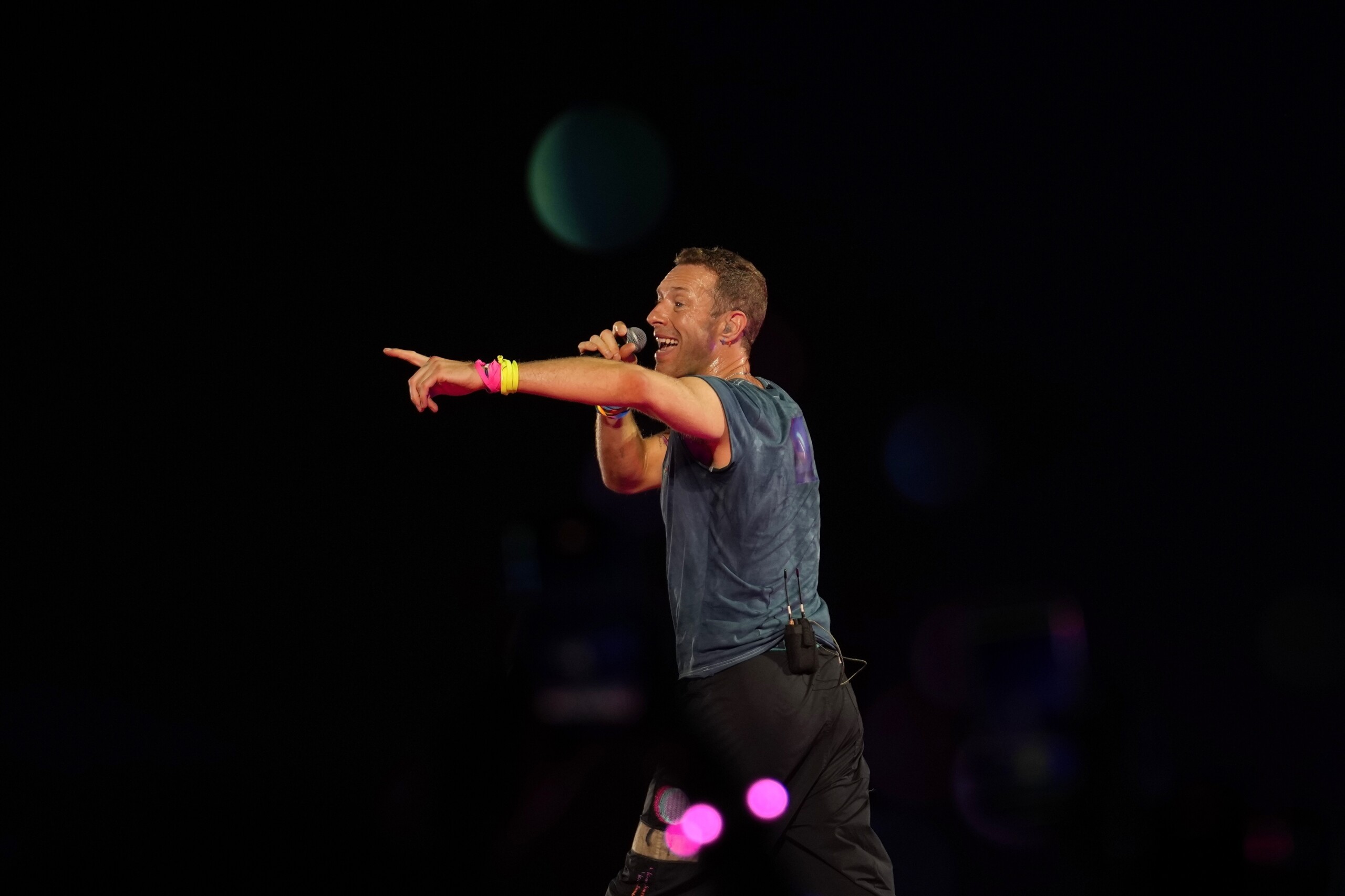 États-Unis : des amoureux surpris lors d'un concert de Coldplay, elle aussi quitte Astronomer 1 etats unis des amoureux surpris lors dun concert de coldplay elle aussi quitte astronomer scaled