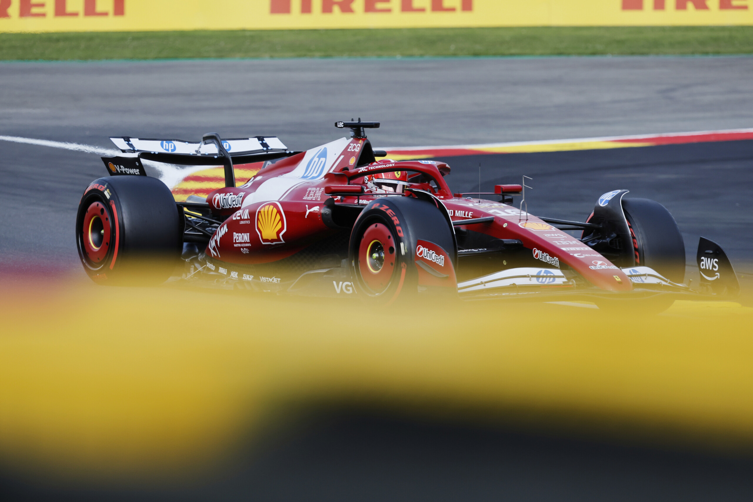 f1 leclerc une journee contrastee mais de bonnes sensations sur la piste pour ferrari scaled