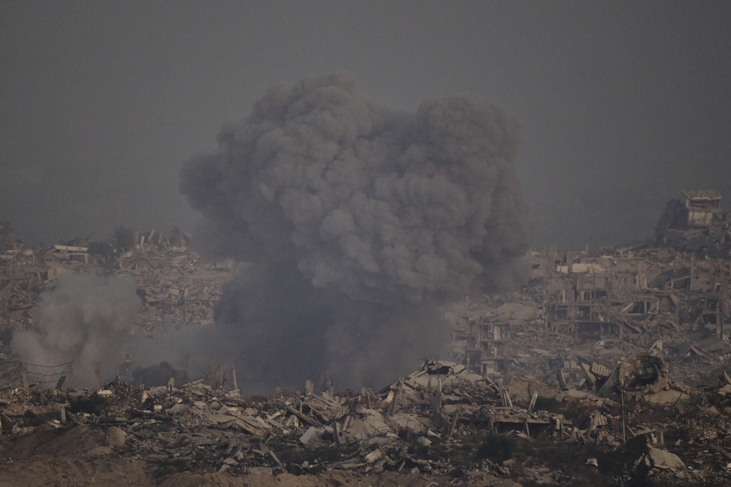 raids aeriens et coups de feu au moins 42 morts a gaza en 24 heures scaled