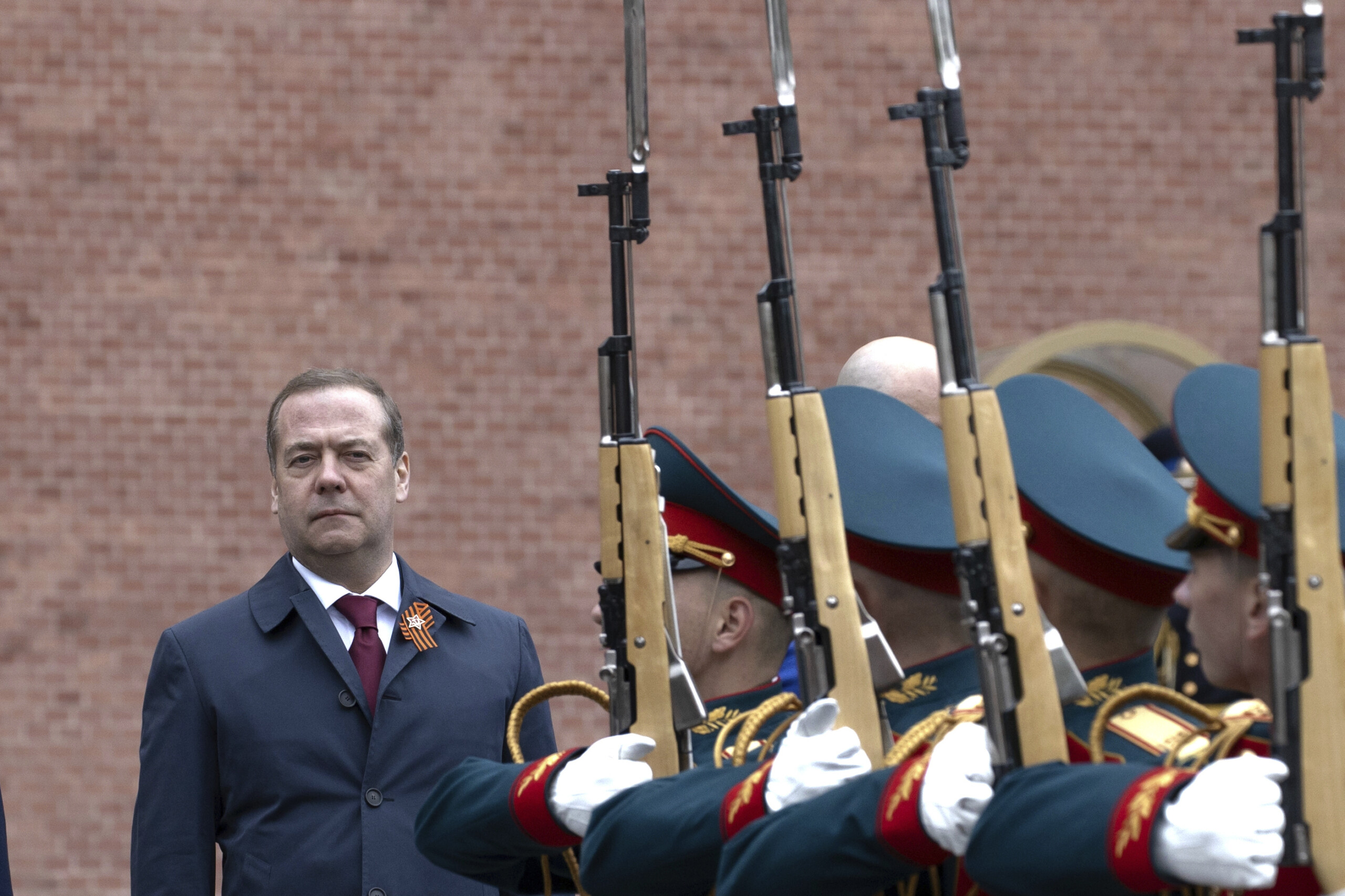 ukraine medvedev chaque ultimatum de trump est un pas vers la guerre scaled