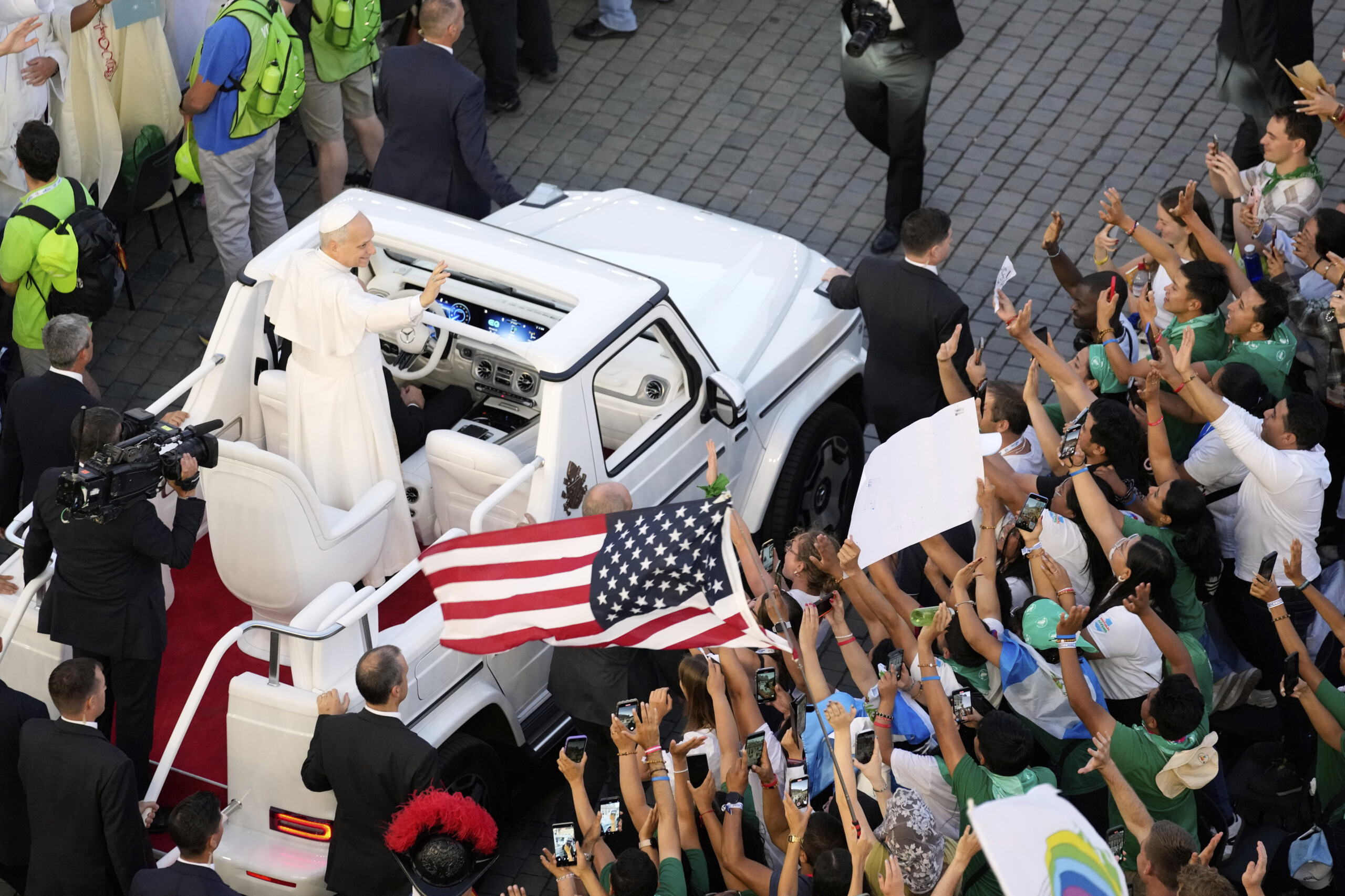 Jubilé : 120 000 jeunes présents à la messe de bienvenue 1 jubile 120 000 jeunes presents a la messe de bienvenue scaled