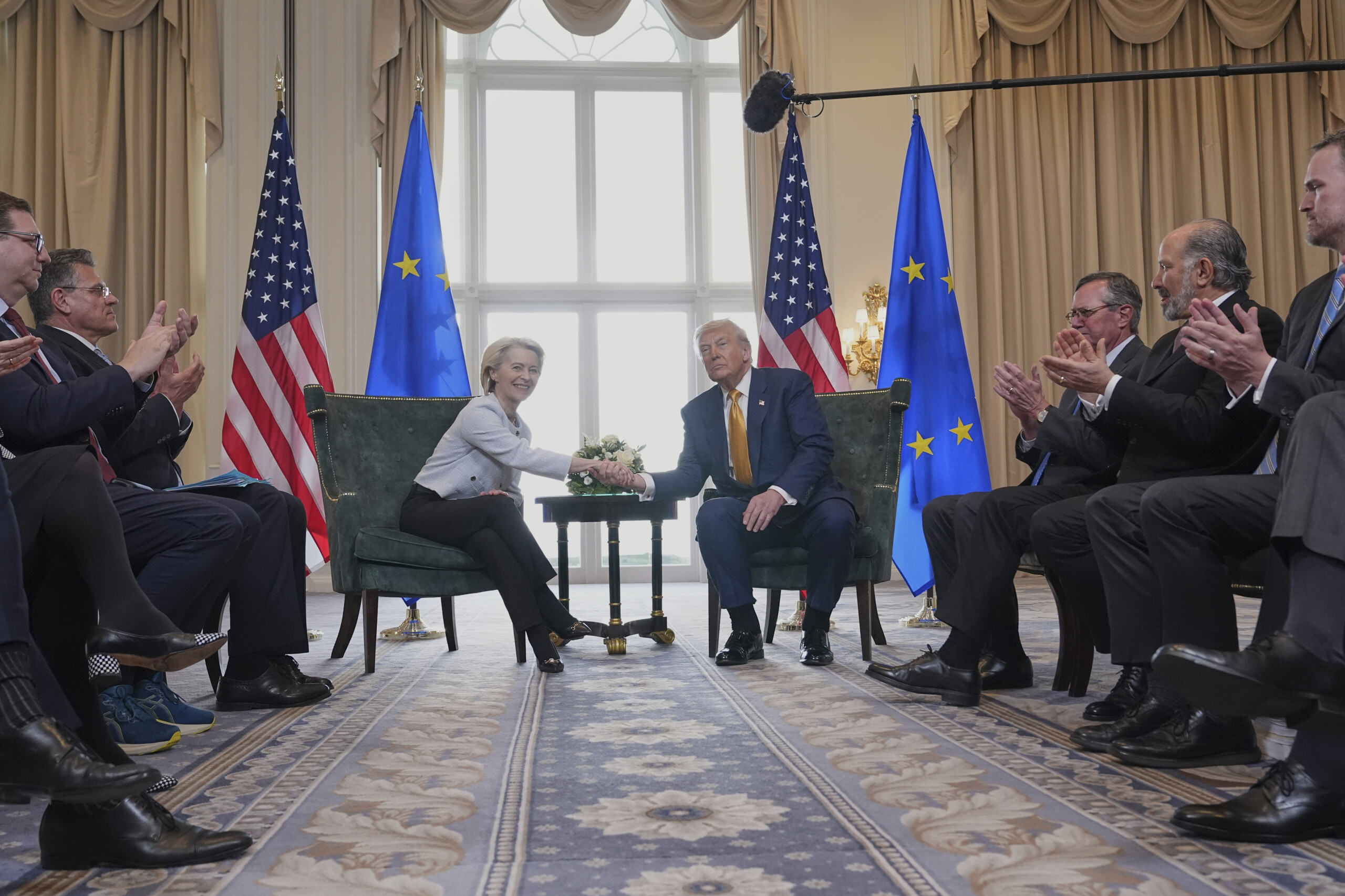 droits de douane le porte parole indique que les negociateurs ue etats unis travaillent sur une declaration conjointe scaled