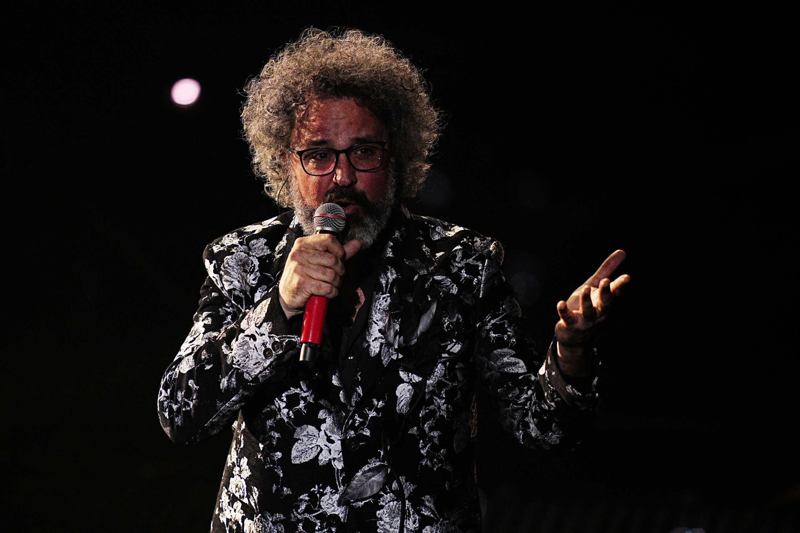 sanremo cristicchi annuler le festival serait un sacrilege lariston fait partie de lhistoire scaled