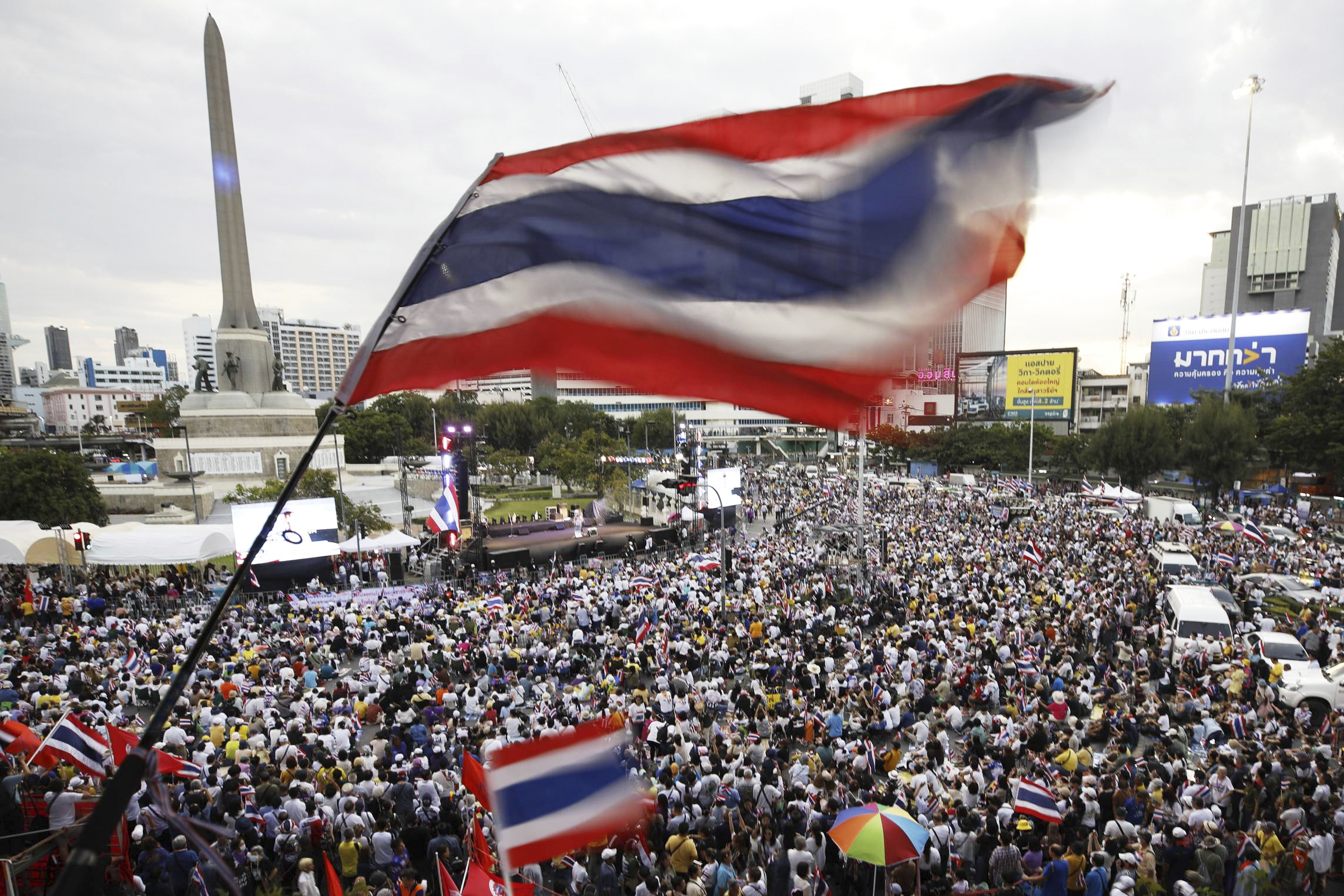 thailand manifestants a bangkok reclament la demission du premier ministre