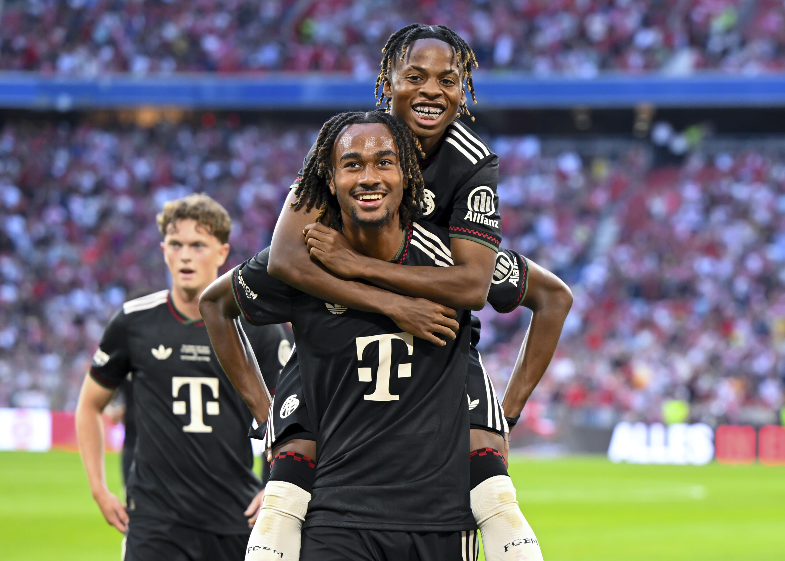 le bayern munich ecrase tottenham 4 0 lors dun match amical scaled
