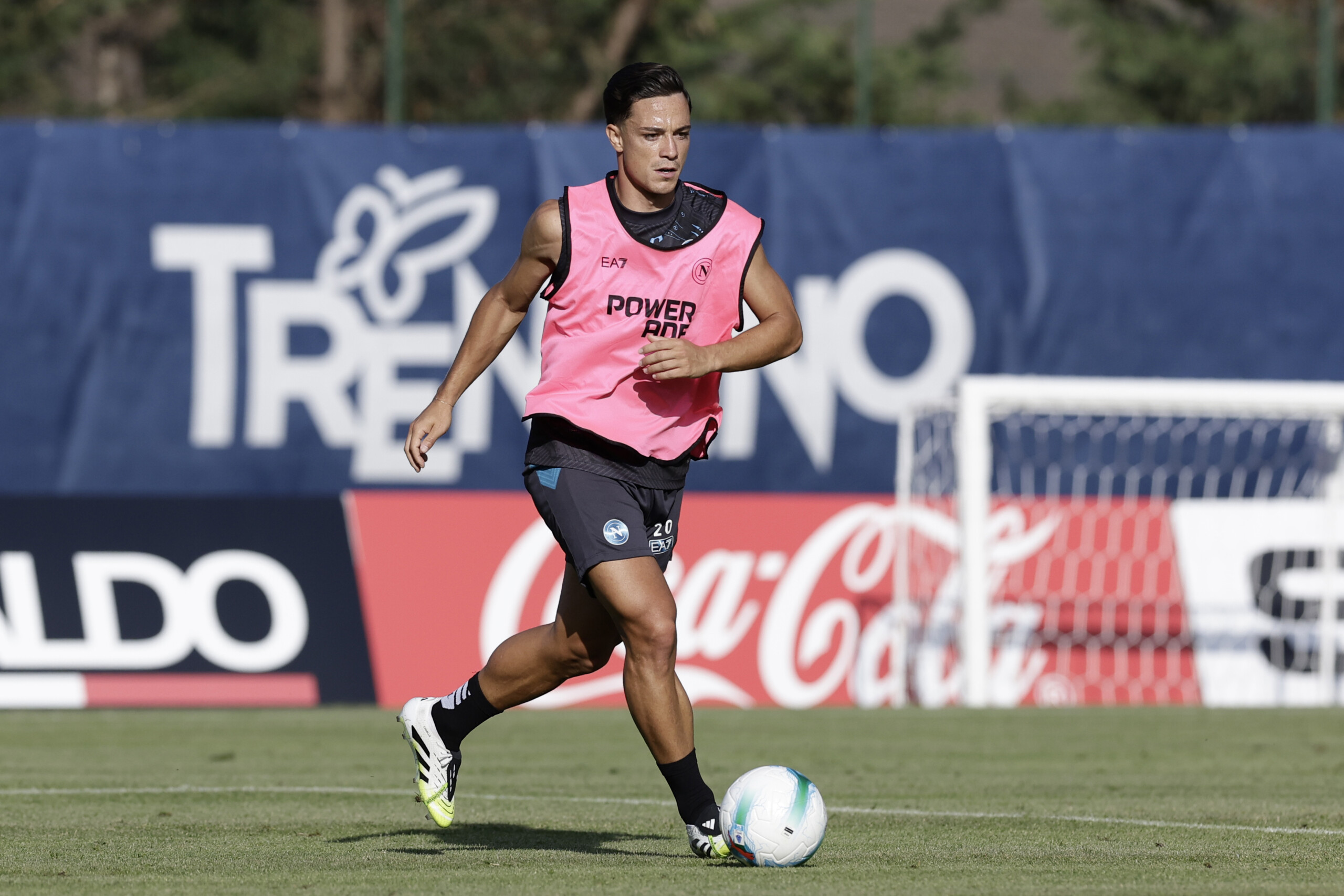 football raspadori parti pour lespagne visites medicales avec latletico madrid demain scaled