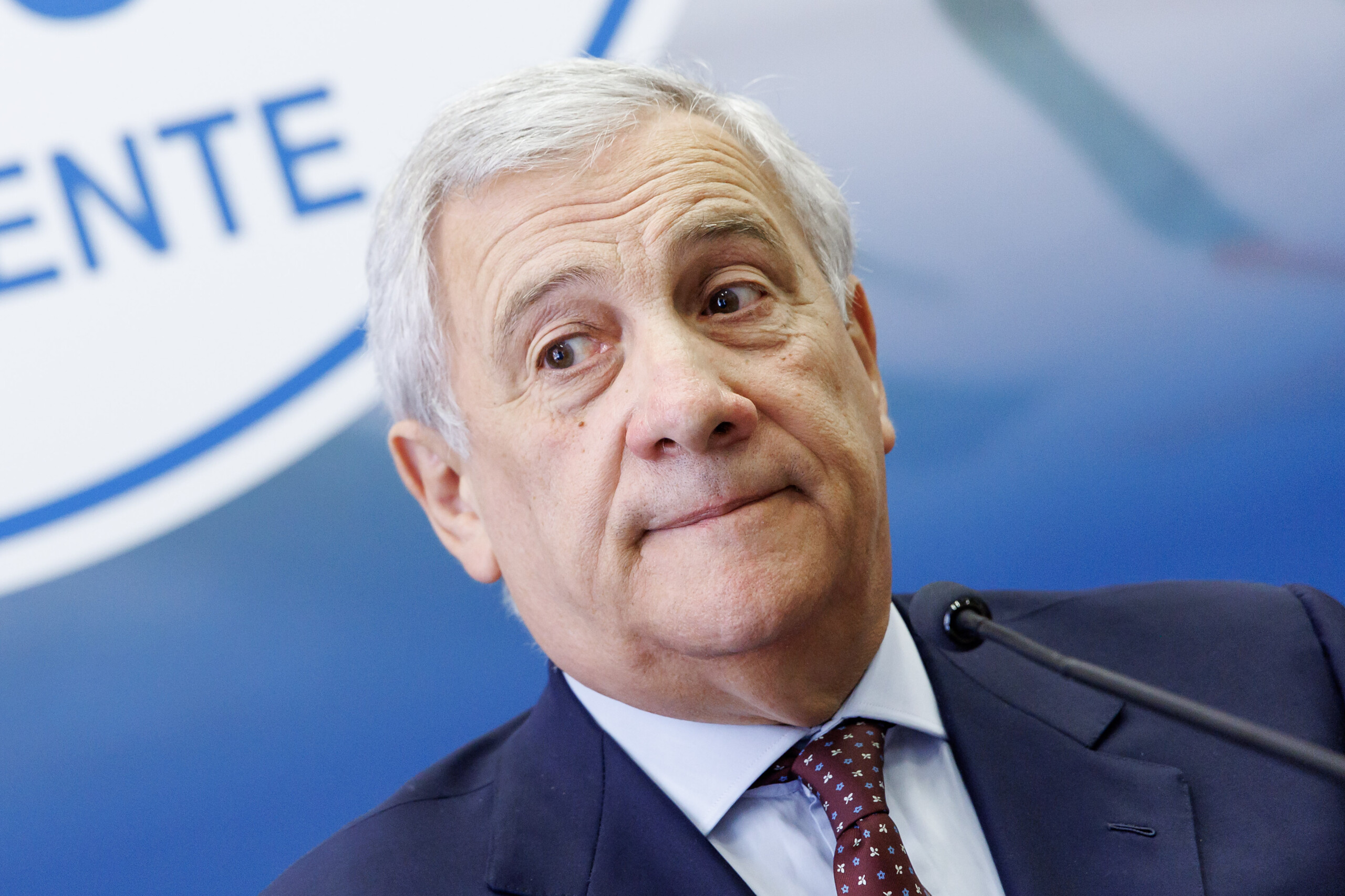 incendies tajani le gouvernement suit lurgence vesuve scaled