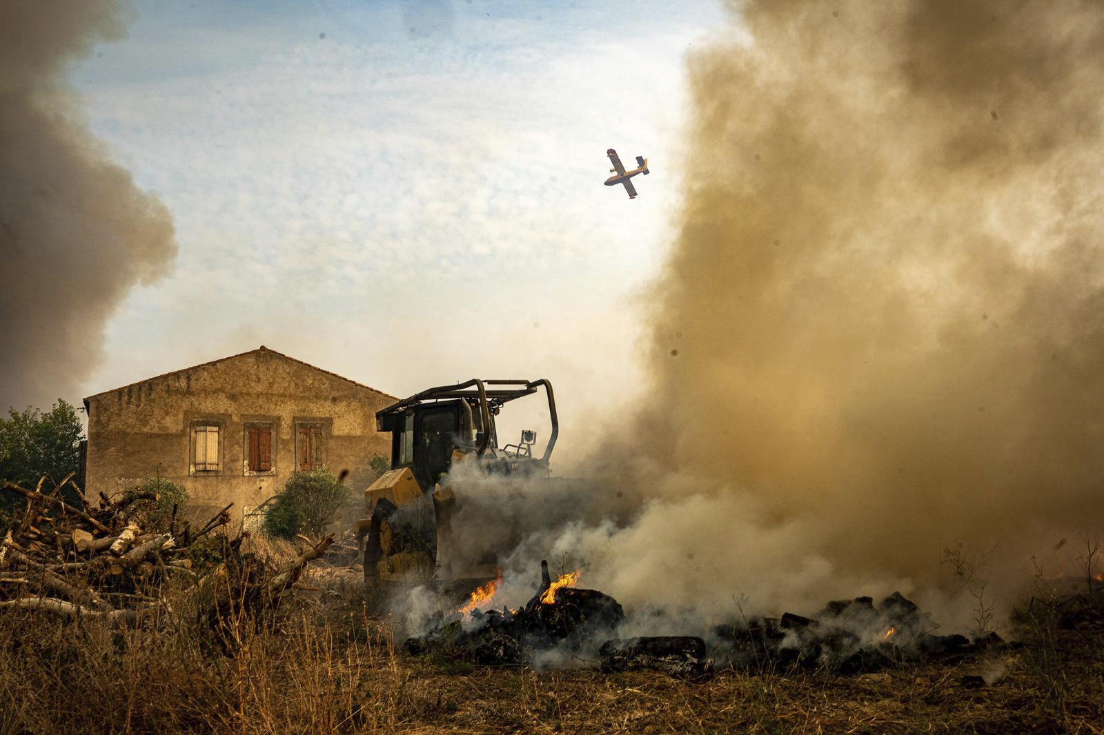 espagne un millier de militaires mobilises pour lutter contre les incendies