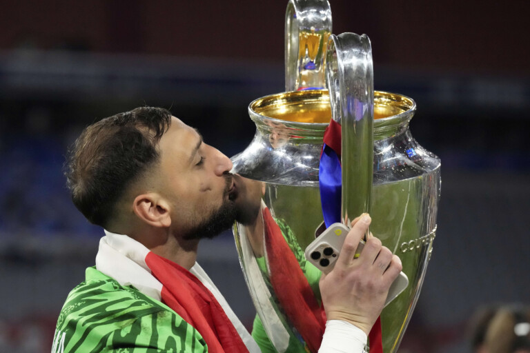 football donnarumma au psg ils ont decide que je ne faisais plus partie du groupe