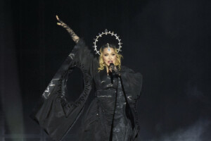 musique madonna a florence et sienne pour son 67e anniversaire la chanteuse sera presente au palio