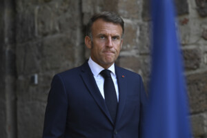 ukraine macron apres le trilateral un quadrilateral avec lue est necessaire