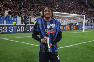 football atalanta lookman sentrainera seul jusqua la fin du mercato