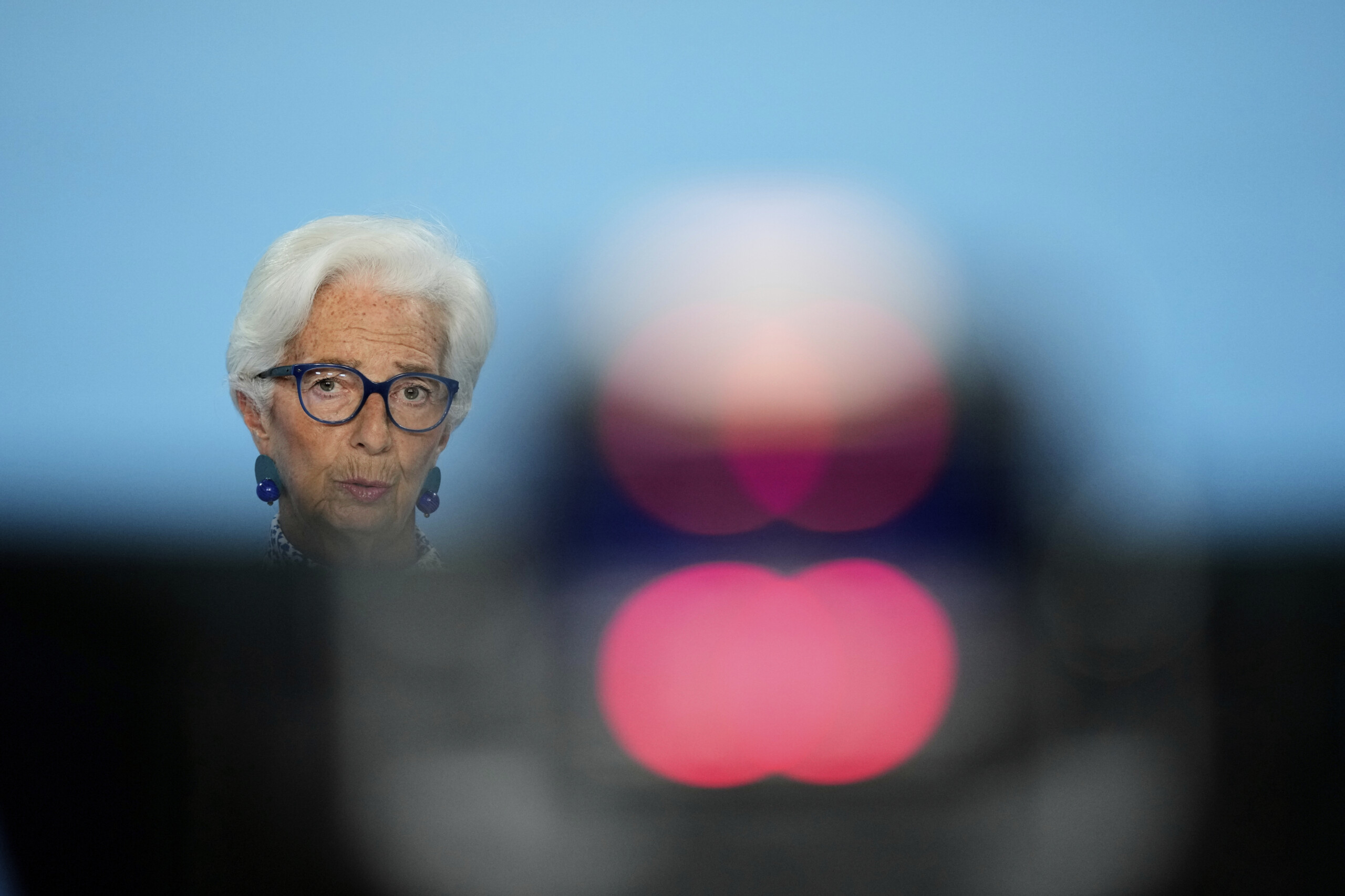 bce lagarde economie resiliente mais ralentissement de la croissance en raison des droits de douane scaled