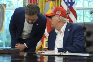 ukraine trump nous verrons qui est responsable et quelles decisions prendre