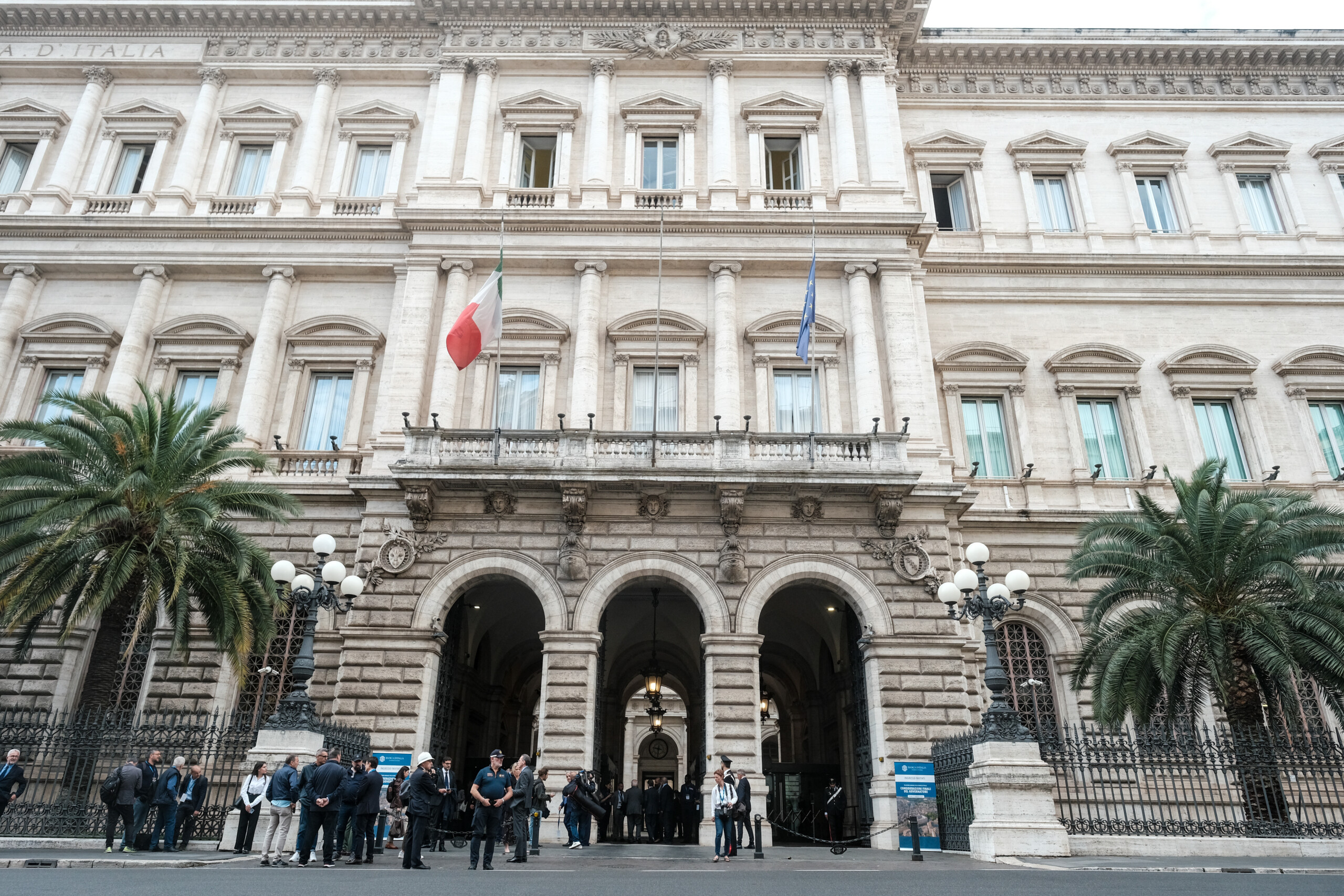 bankitalia virements et cartes 1085 millions deuros de fraudes en six mois dans les paiements scaled