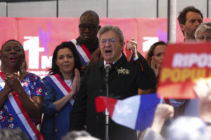 france melenchon le 23 septembre nous presenterons une motion visant a destituer macron