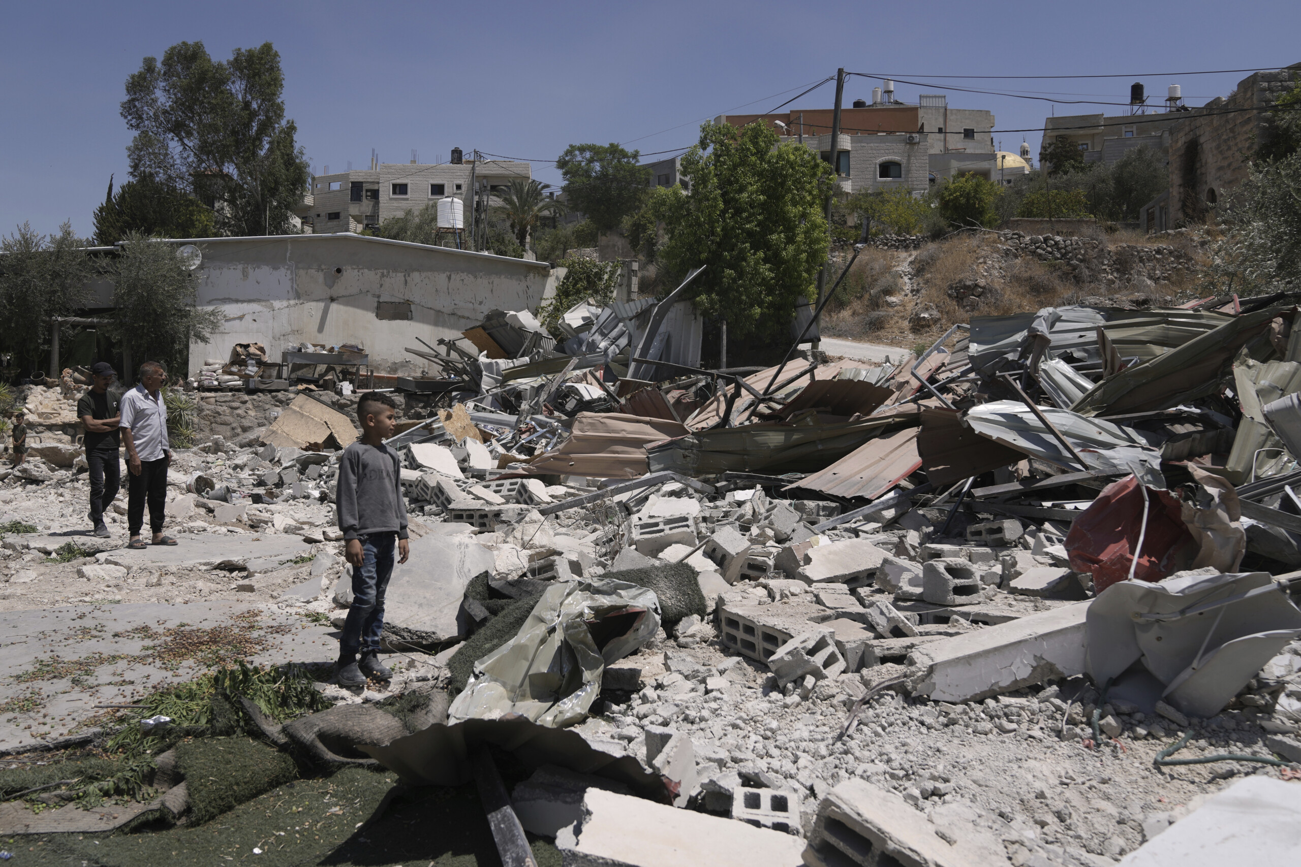 moyen orient raid de larmee israelienne a ramallah selon le croissant rouge 58 personnes ont ete blessees scaled