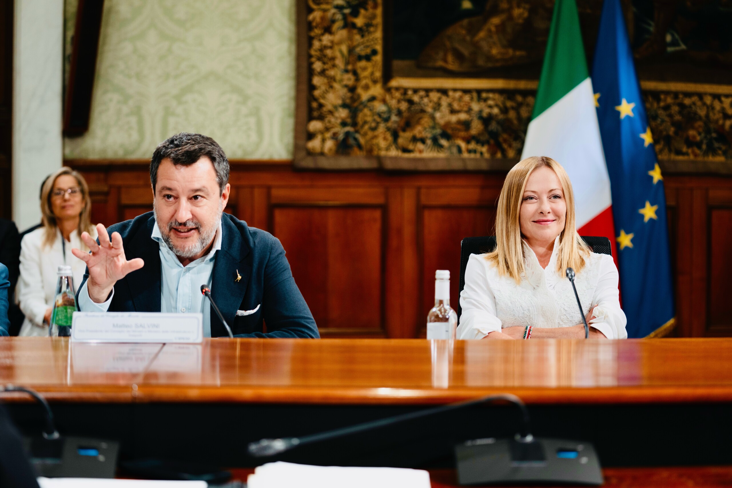 reunion a rimini appel telephonique entre meloni et salvini focus sur les infrastructures et le plan logement scaled