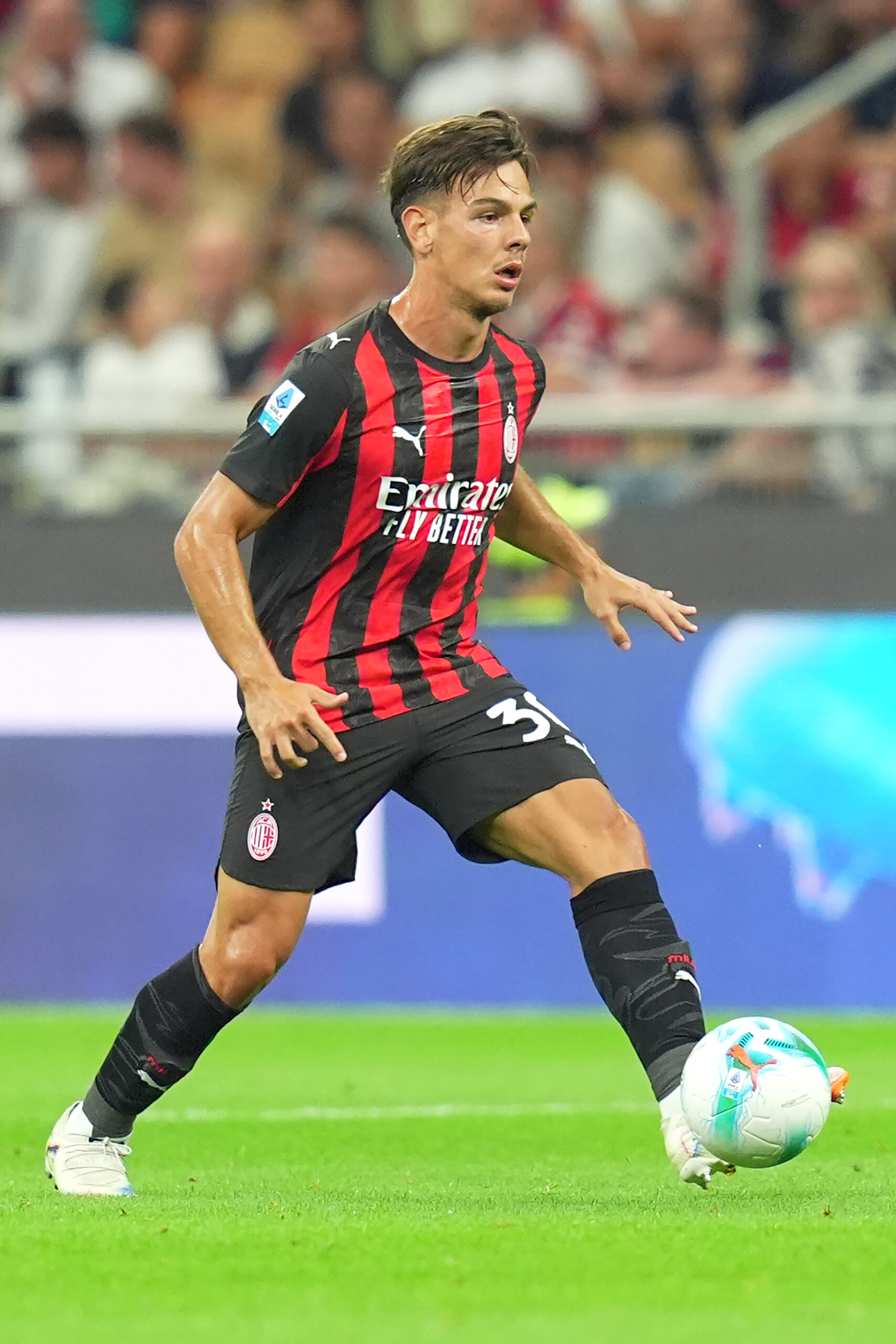 football milan blessure au perone pour jashari on craint une longue indisponibilite scaled