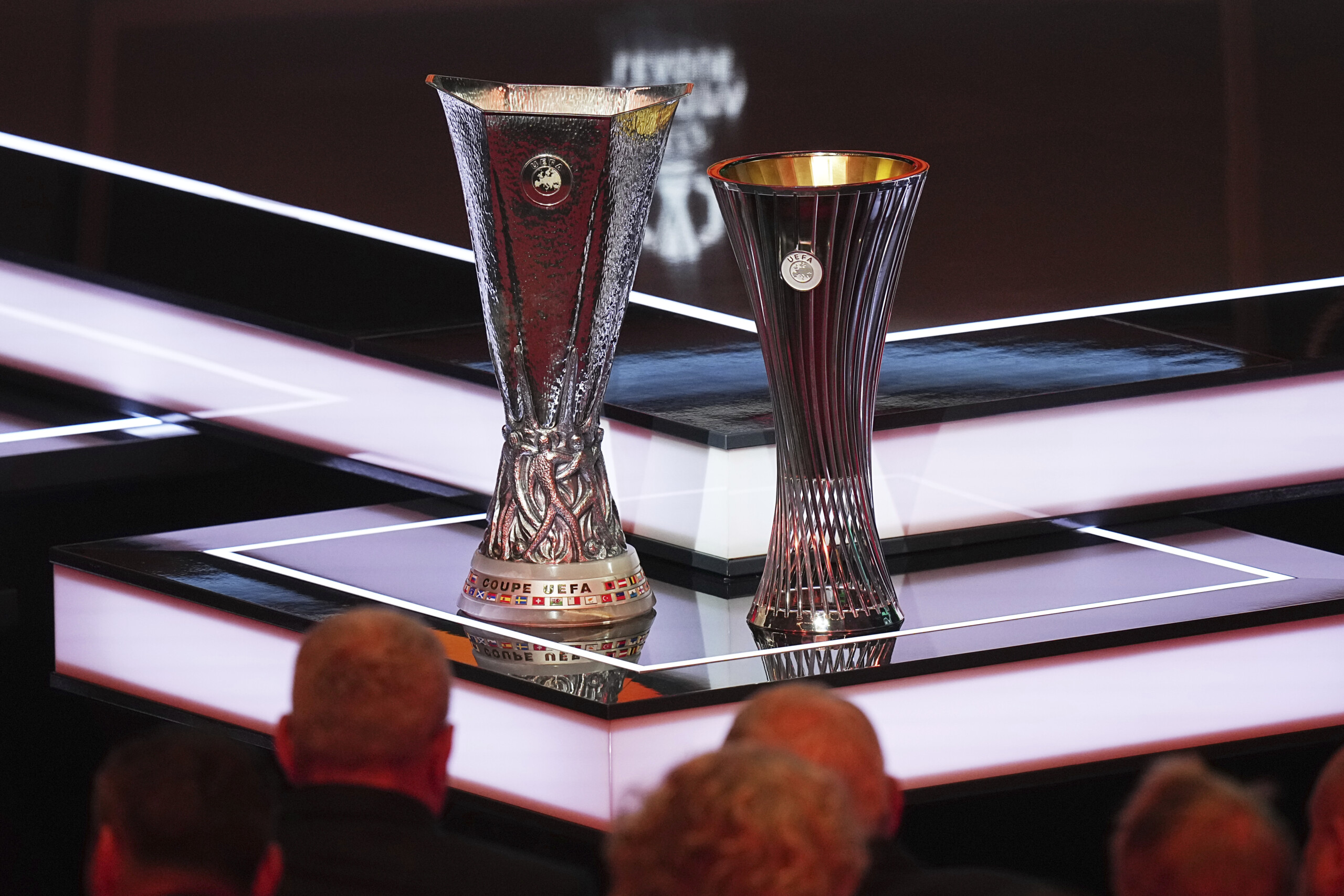 ligue europa bologne affrontera aston villa et salzbourg scaled