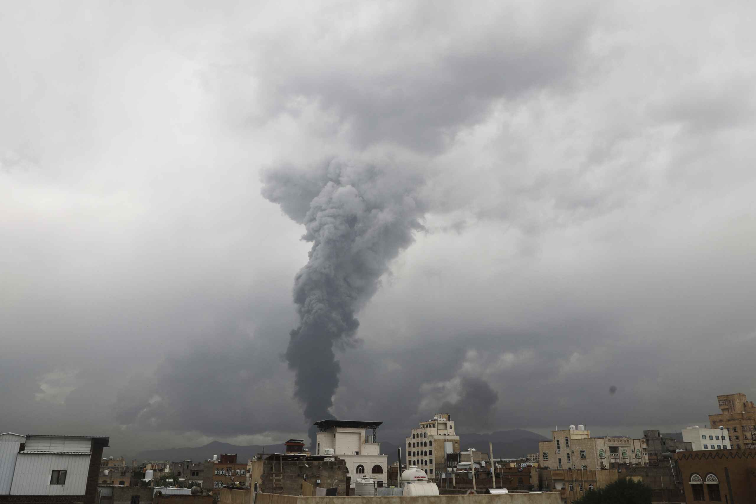 raid des houthis dans les locaux du pam et de lunicef a sanaa au moins un membre du personnel arrete scaled