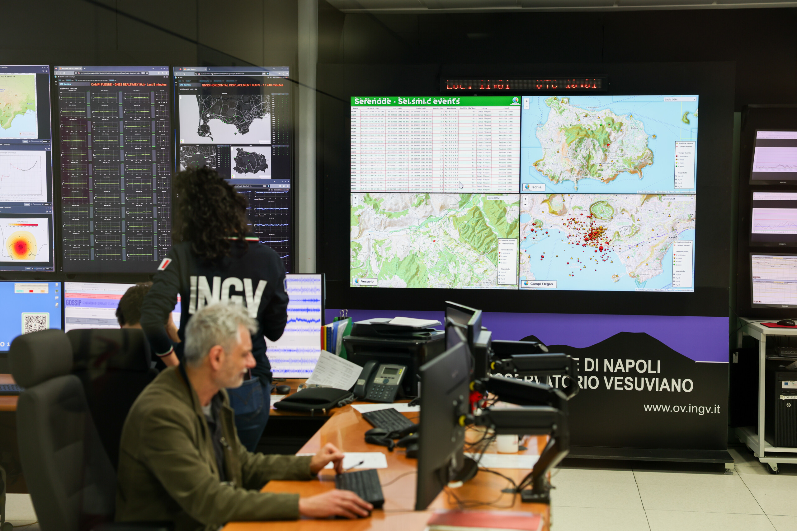 campi flegrei le maire de pozzuoli aucun degat apres la derniere secousse de magnitude 40 scaled