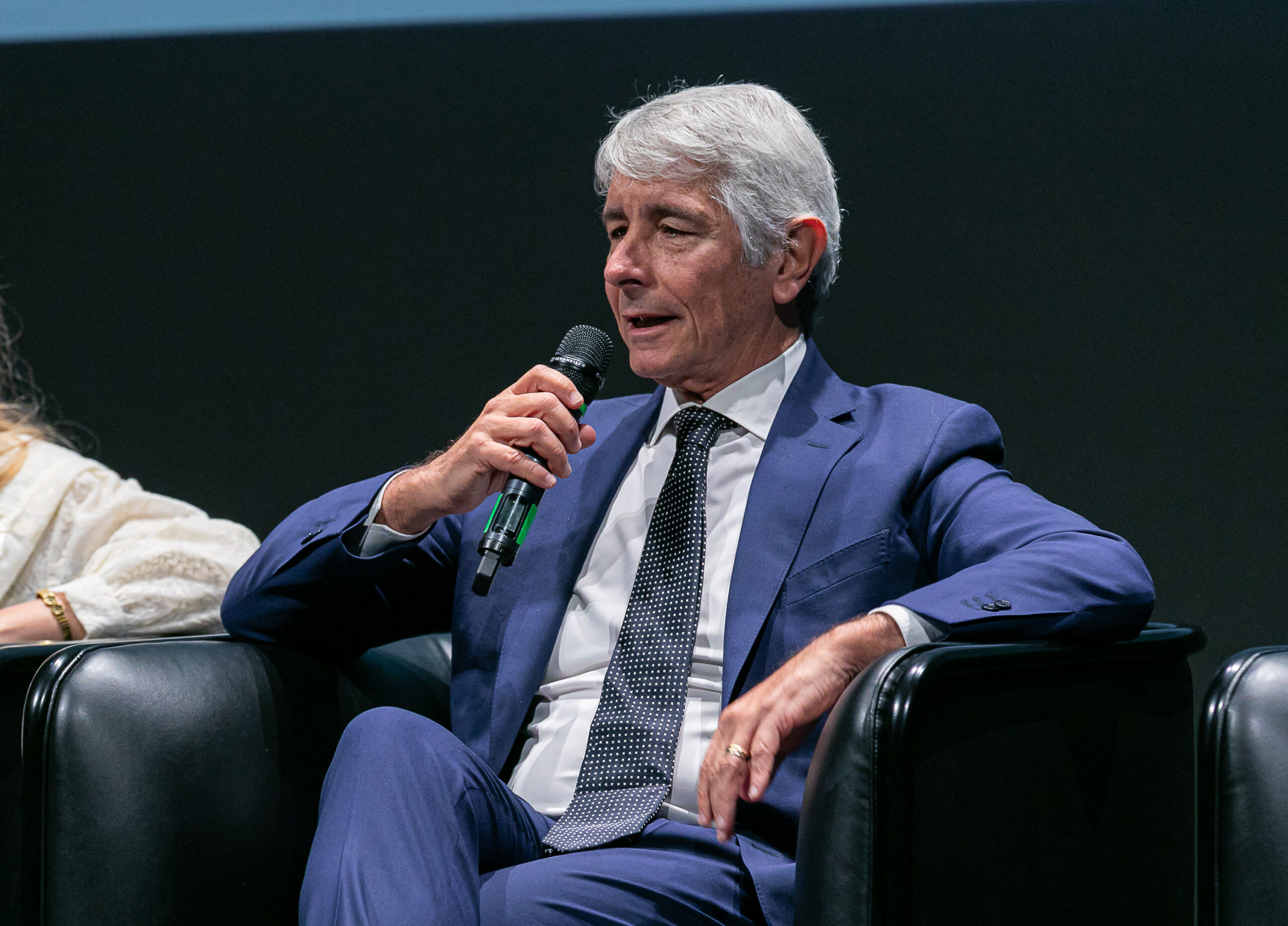 football abodi ameliorer les stades annonce dune decision importante concernant le var scaled