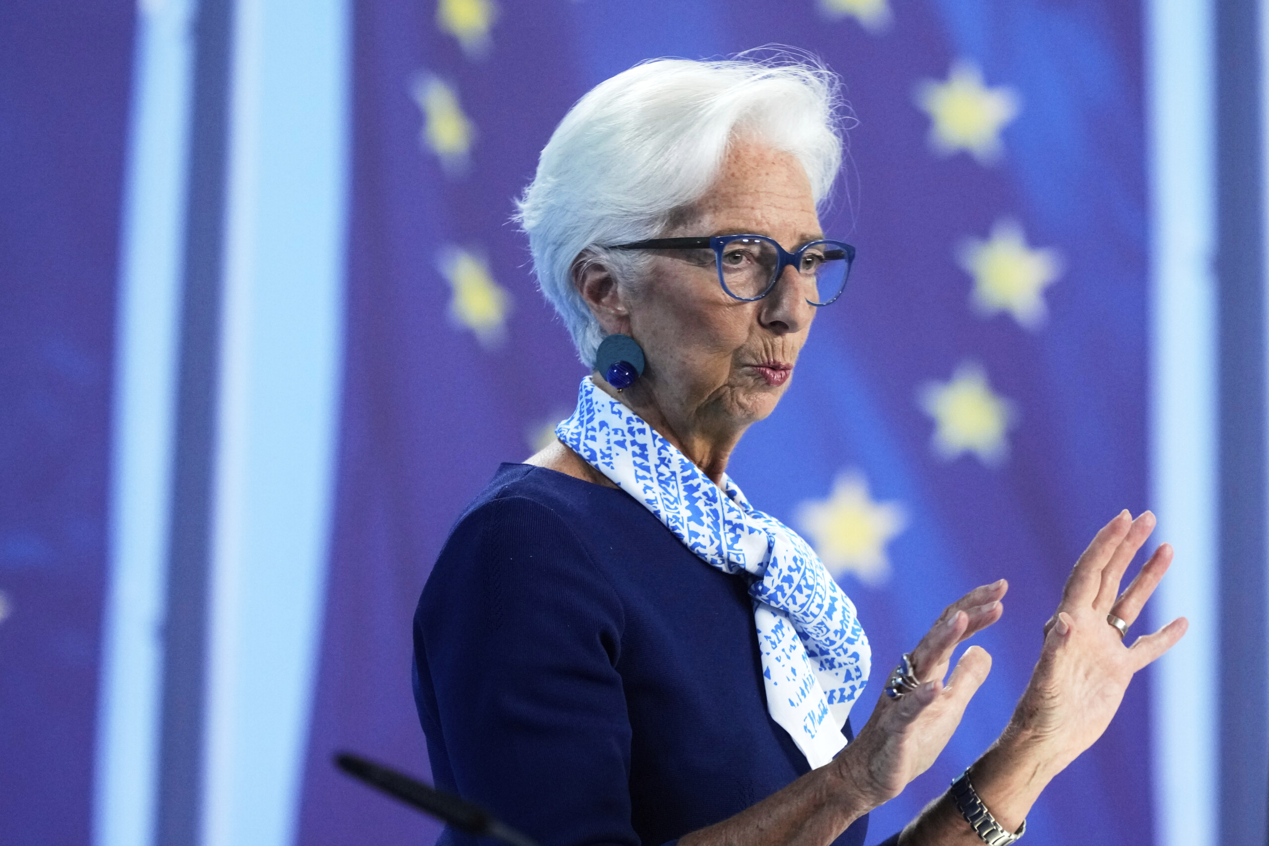 france lagarde la chute de nimporte quel gouvernement de la zone euro est preoccupante scaled